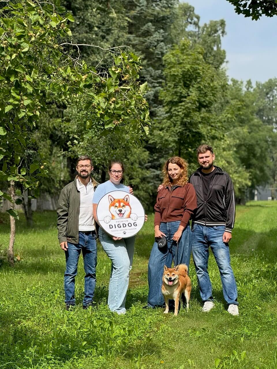 DigDog komanda ar suni